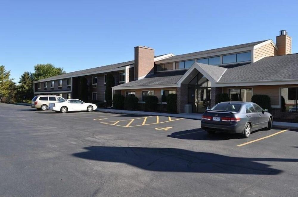 Americinn By Wyndham Plymouth Exterior photo